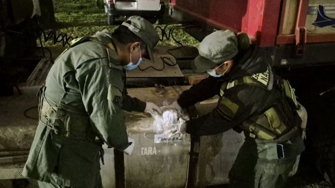 Hallan en Villa Nueva 1.100 litros de éxtasis oculto en un camión