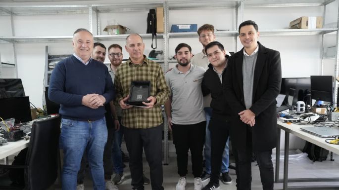 Eximen de pagar un tributo a la empresa AuMax S.R.L