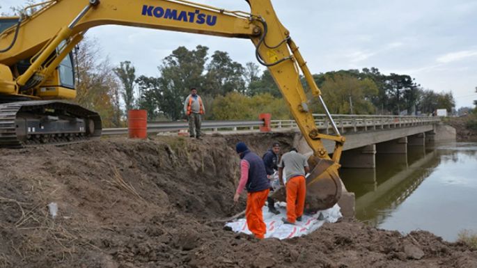 Repararon un puente  sobre el río Carcarañá
