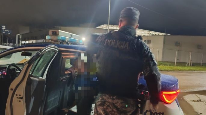 Detuvieron a un motociclista por robar objetos de vehículos estacionados