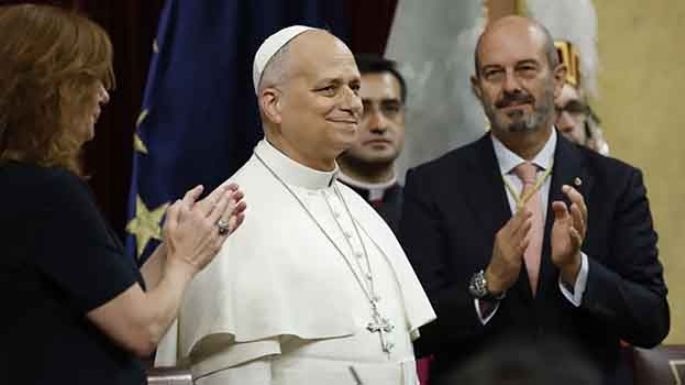 El Papa pidió a los legisladores hacer justicia con los violados en la Iglesia y los migrantes