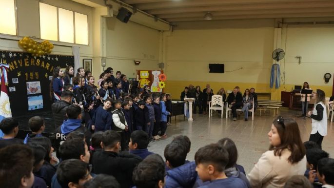 Entregaron tres calefactores a la escuela Agustín Álvarez
