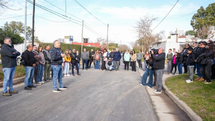 Accastello inauguró 21 cuadras de pavimento y anunció un nuevo Centro Operativo