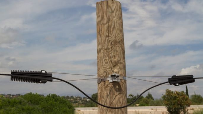 El municipio intimó a Telecom por la instalación de postes sin autorización