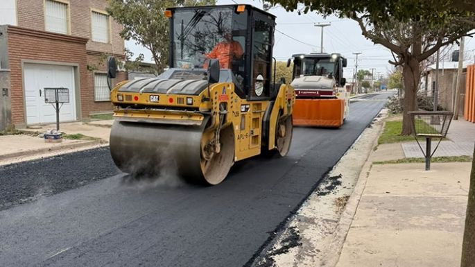 Maquinaria pesada en plan de obras