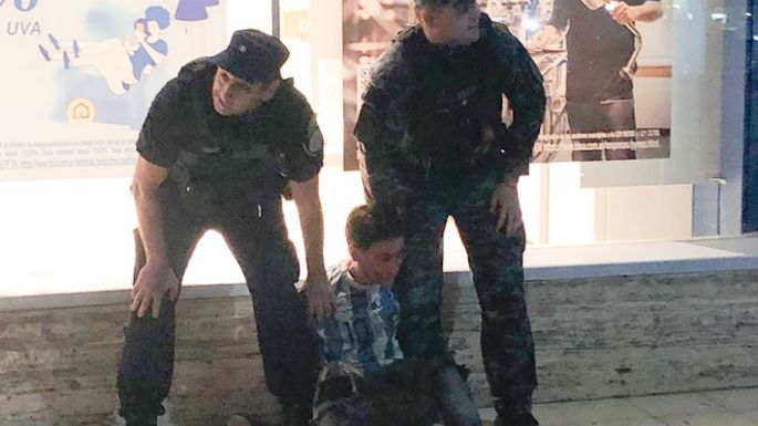 Incidentes, represión policial y detenidos tras los festejos