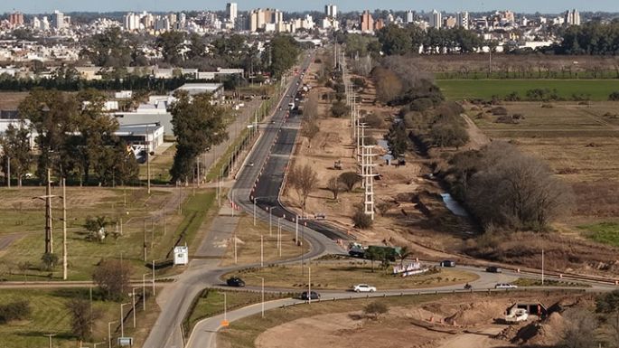 Doble mano en el acceso por la 158
