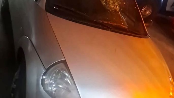 Un policía retirado amenazó con un arma a dos peatones