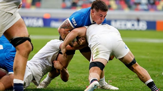 Ajustada caída de Los Pumas