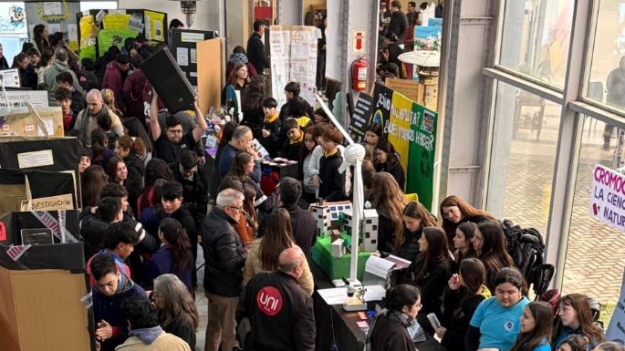 Estudiantes de toda la ciudad expusieron su creatividad en la Feria de Ciencias local