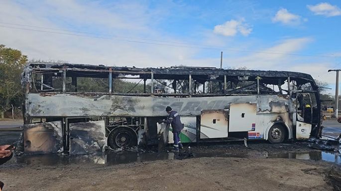 Se incendió un colectivo  con 40 pasajeros a bordo