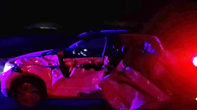 Un camión chocó a un auto y no detuvo su marcha: lo buscan