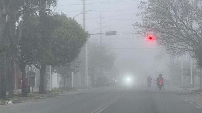 La neblina redujo la visibilidad: así se vieron calles y rutas