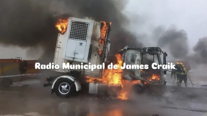 Se incendió un camión en la autopista Ruta 9, a la altura del peaje de James Craik