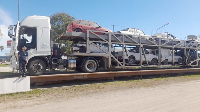 Compactarán 80 autos abandonados