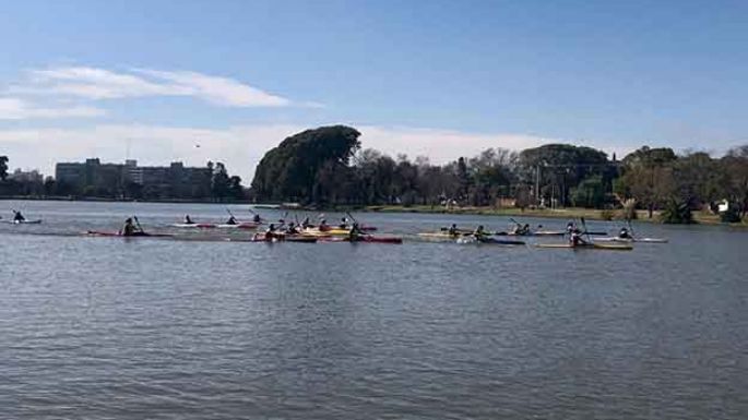 El Balneario se llenó de embarcaciones