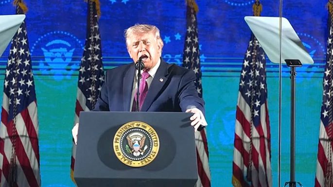 Las principales cadenas abandonan a Donald Trump