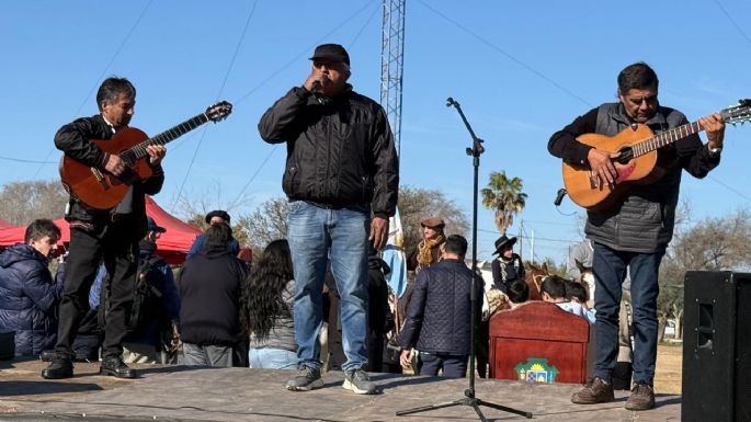 Villa Nueva celebró el Día de la Independencia con una gran bandera patria