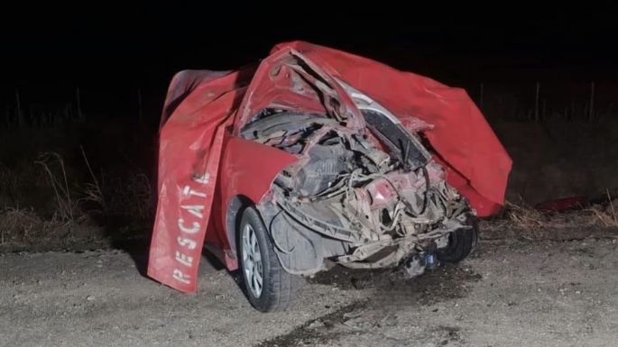 Dos muertos y 16 niñas heridas tras un choque entre un auto y un minibús