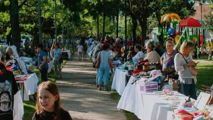 Dos ferias en la costanera