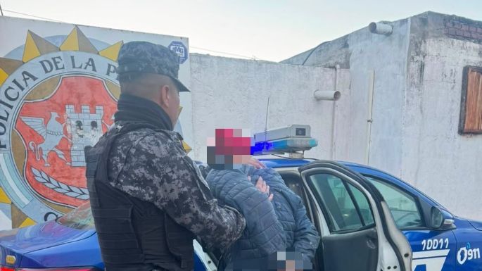 Robo de cables en postes públicos: aprehendieron a cuatro hombres