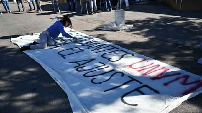 Paro por 24 horas en universidades