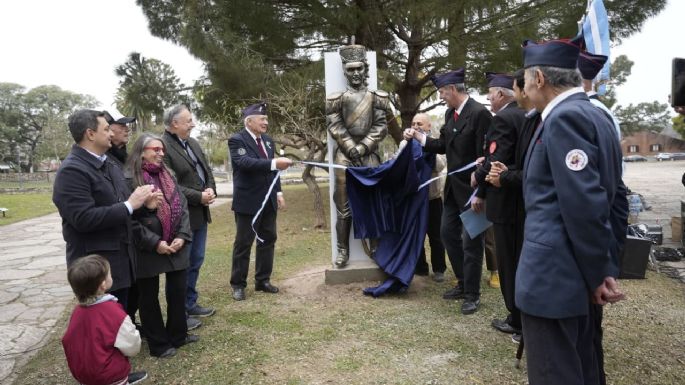 Inauguraron el “Paseo de los Granaderos Reservistas” en Plaza San Martín