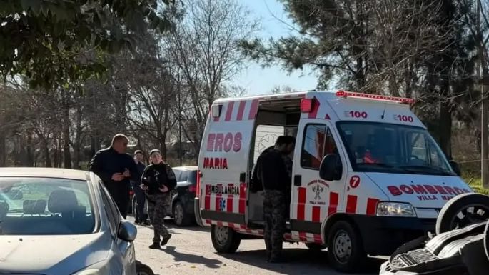 Auto y camioneta chocaron en una esquina de barrio Güemes