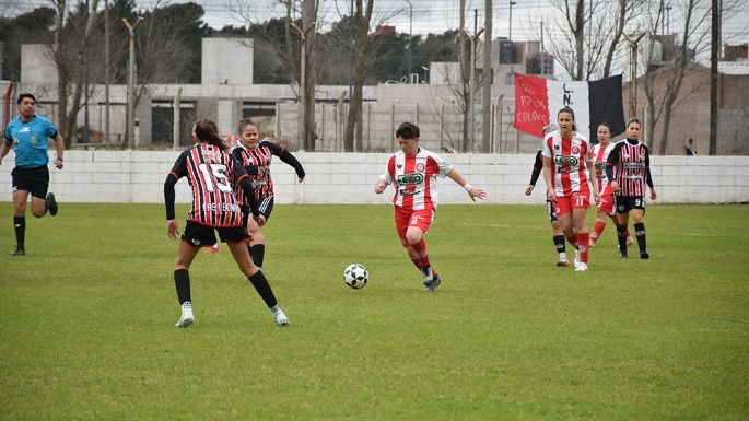 Alumni no tuvo piedad con las Leonas