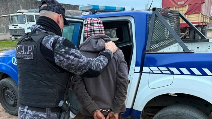 Amenazó de muerte y golpeó a una joven