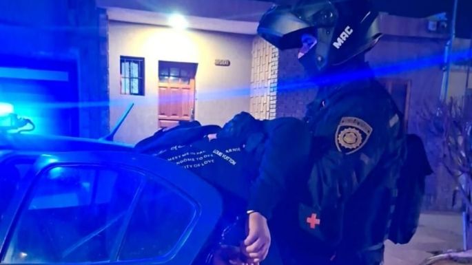 Dos jóvenes detenidos tras participar de una horda de motos y evadir un control
