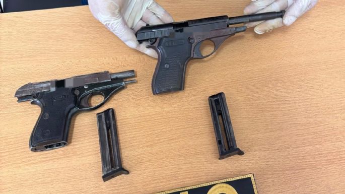 Secuestraron armas y una moto con pedido judicial: hay un detenido