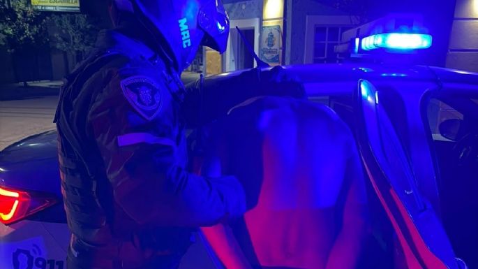Afirman que generó disturbios e insultó a personas: fue aprehendido por la Policía