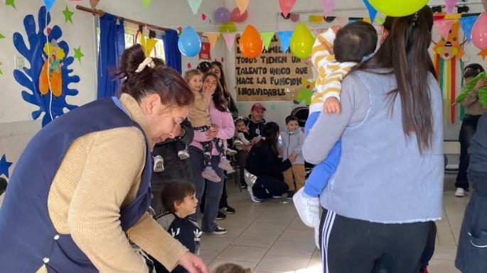 Teatro y juegos para las familias en Sala Cuna Los Olmos