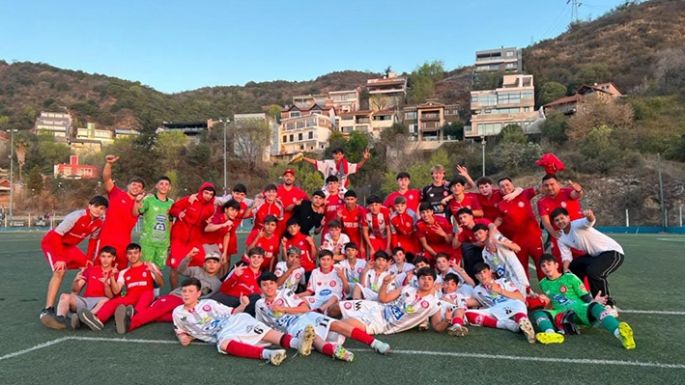 Sigue Alumni y Juniors eliminó a Universitario