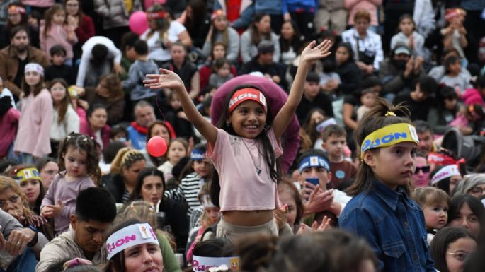 Piñón Fijo hizo cantar a Villa María: una multitud, de generación en generación