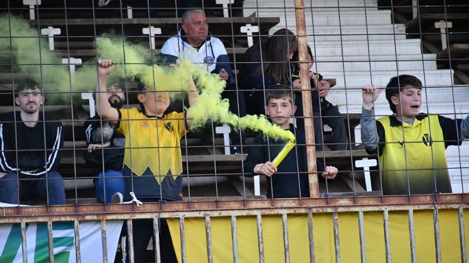 Alumni tuvo un debut glorioso: goleó 4-1 a Silvio Péllico