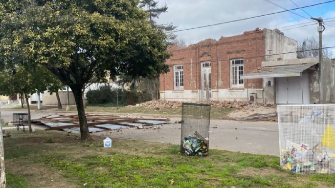 El viento causó la voladura del techo de una casa