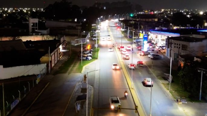 Colocaron la totalidad de las luminarias LED en los laterales de la avenida Carranza