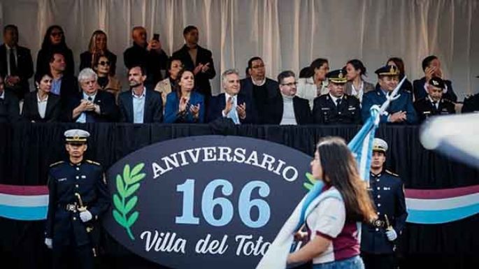 Llaryora participó del 166° aniversario
