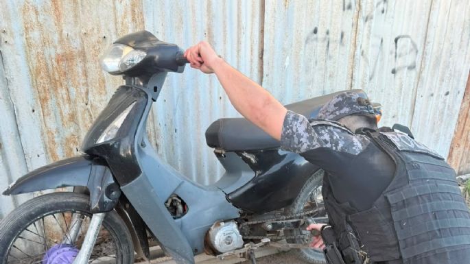 Circulaba en una moto con pedido de secuestro y terminó detenido