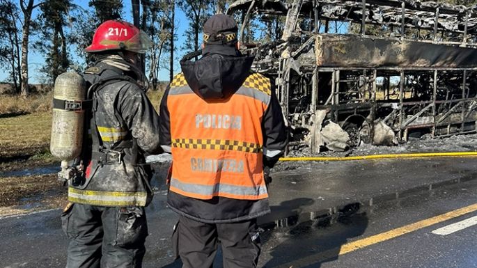 Se incendió un colectivo en la ruta 19