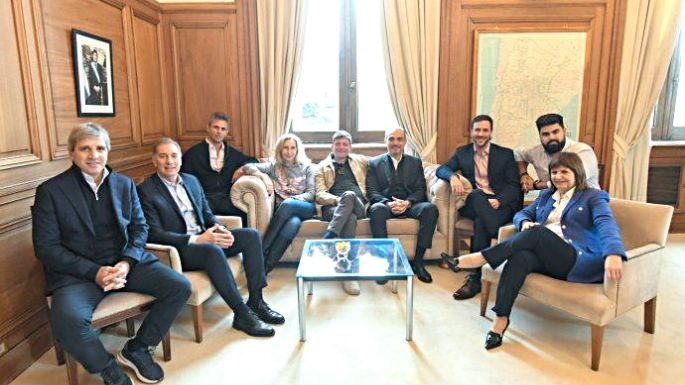 Hoy se reúne la mesa política