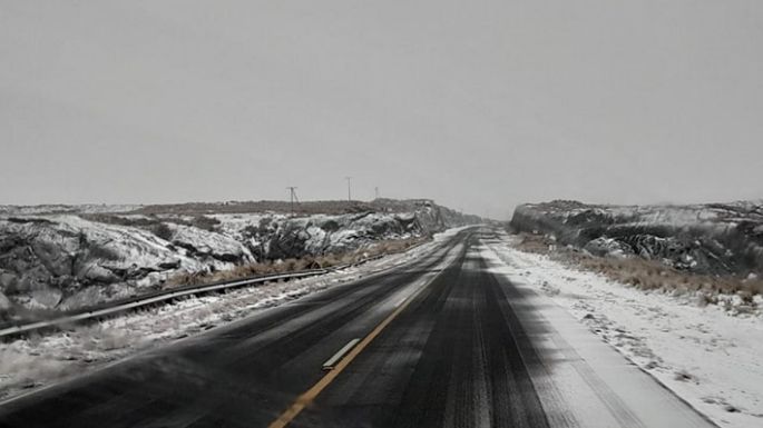A pocos días de la primavera, blancas postales en las sierras