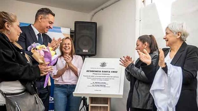 Inauguró obras en la Residencia Santa Cruz