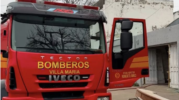 Incendio en una vivienda del barrio La Calera: una mujer fue trasladada al Pasteur