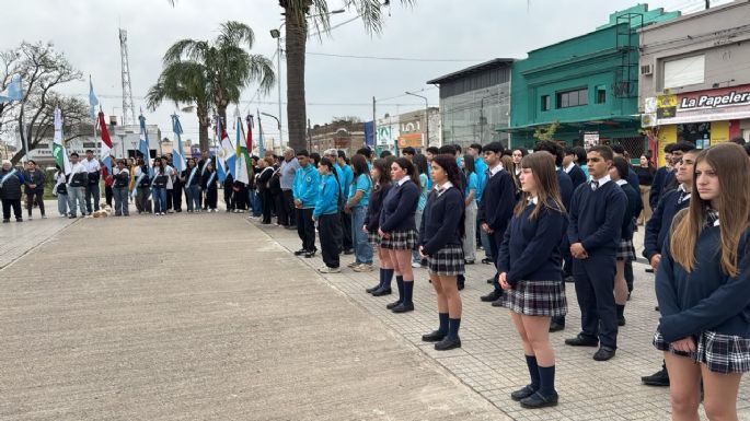 Estudiantes de cuarto año prometieron lealtad a la bandera de Córdoba
