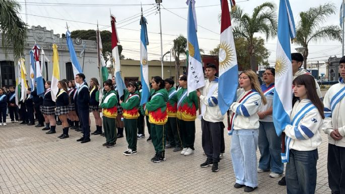 Estudiantes de cuarto año prometieron lealtad a la bandera de Córdoba