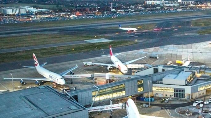 Error informático de un milisegundo generó caos aéreo en el Reino Unido