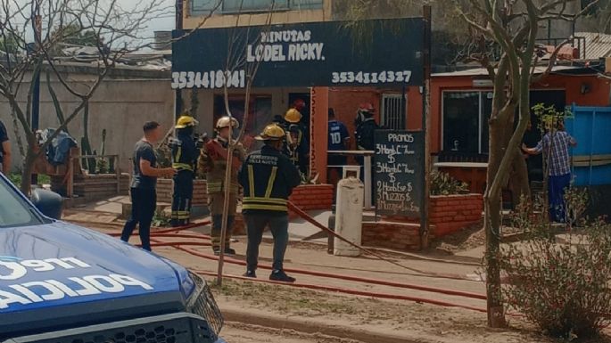 Bomberos sofocaron un incendio en Villa Nueva